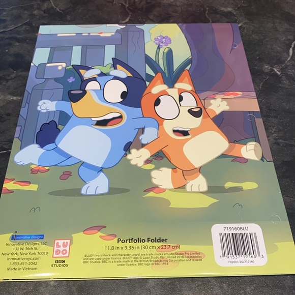 Bluey Folder - Picture 3 of 3